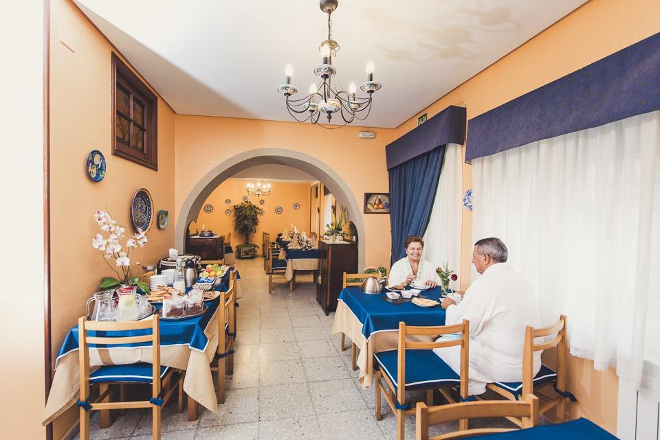 Pension Pura Cuntis Ngoại thất bức ảnh